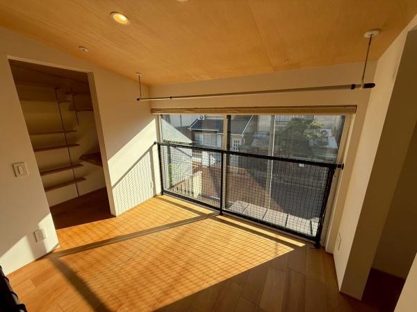 京都市北区紫竹上芝本町　中古戸建 内観写真（リビング以外の居室）