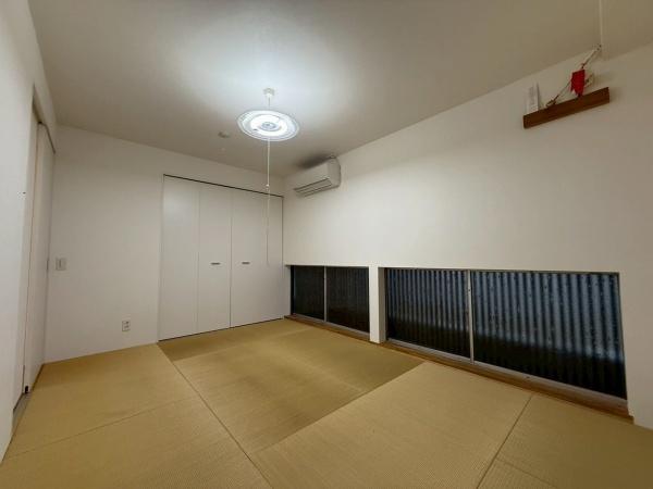 京都市北区紫竹上芝本町　中古戸建 内観写真（リビング以外の居室）