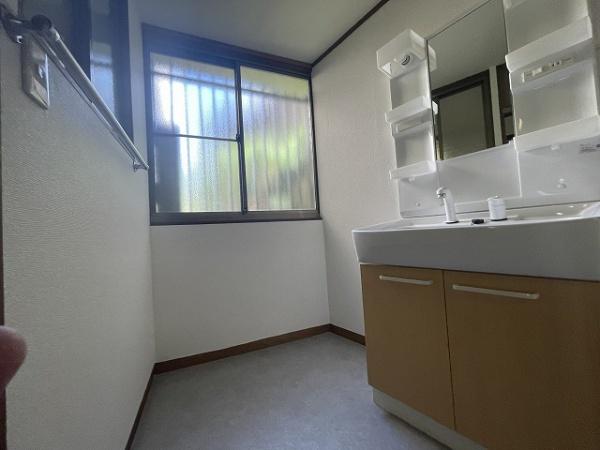 神戸市長田区大谷町2丁目　中古戸建 内観写真（洗面台・洗面所）