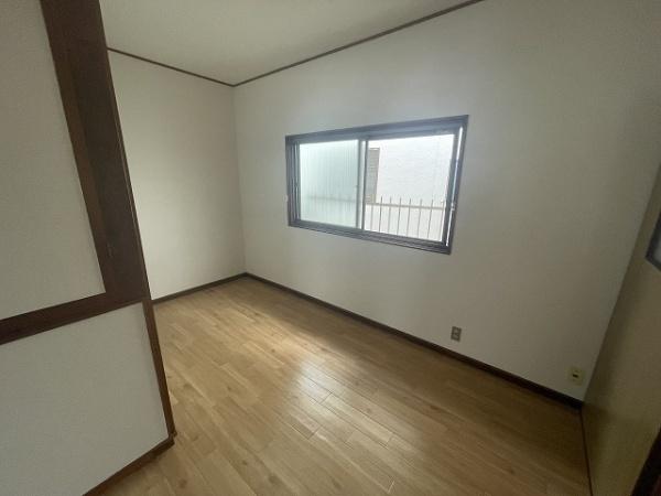 神戸市長田区大谷町2丁目　中古戸建 内観写真（リビング以外の居室）