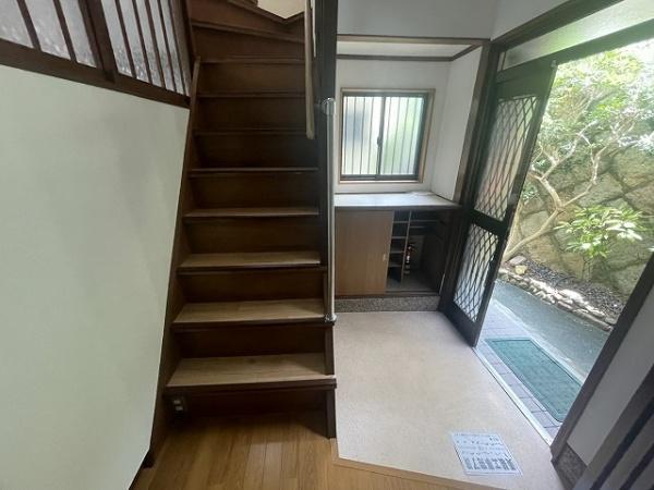 神戸市長田区大谷町2丁目　中古戸建 現地写真（玄関）