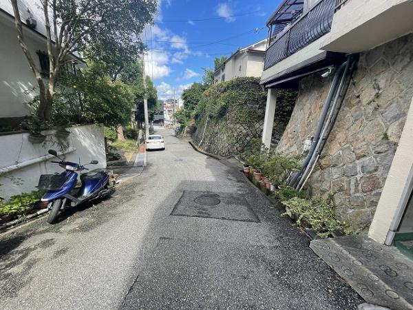 神戸市長田区大谷町2丁目　中古戸建 現地写真（前面道路含む現地写真）