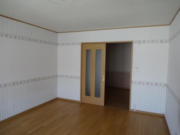尼崎市崇徳院3丁目　中古テラス 内観写真（リビング以外の居室）