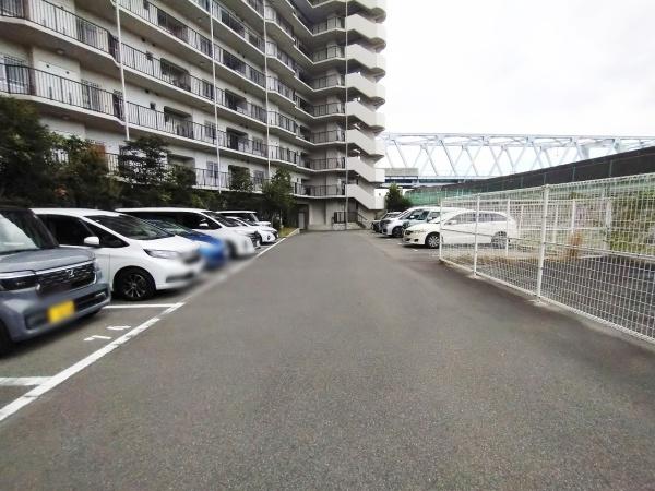 マイシティおおさか2番館 共用部写真（駐車場）