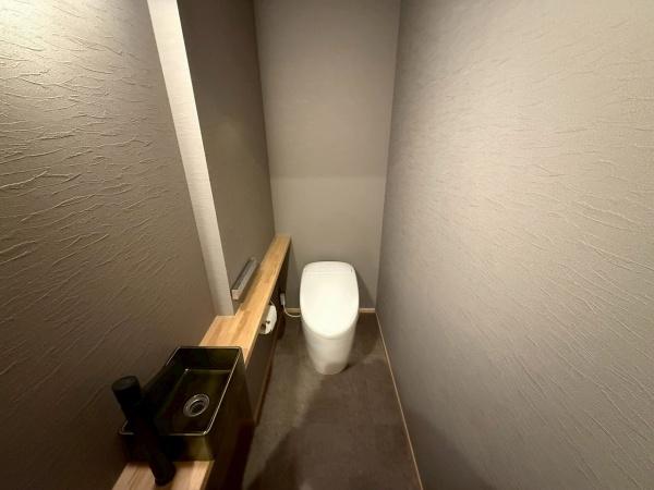 京都市南区西九条東島町　新築戸建 内観写真（トイレ）