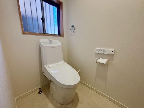 堺市西区草部　中古戸建 内観写真（トイレ）