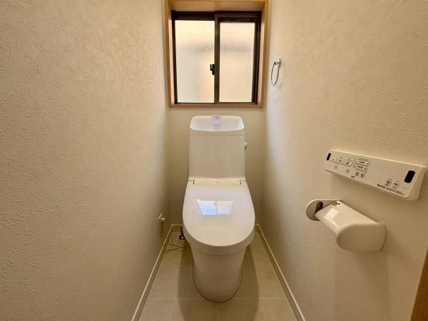 堺市西区草部　中古戸建 内観写真（トイレ）