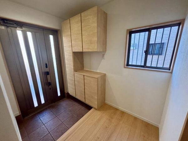 堺市西区草部　中古戸建 現地写真（玄関）