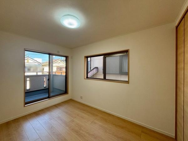 堺市西区草部　中古戸建 内観写真（リビング以外の居室）