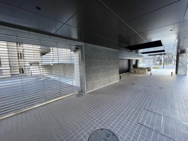 ローレルコート京都御所東 共用部写真（駐車場）