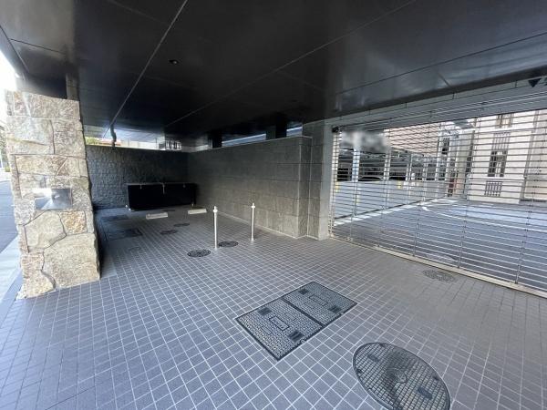 ローレルコート京都御所東 共用部写真（駐車場）