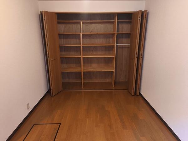 京都市南区西九条大国町　中古戸建 内観写真（リビング以外の居室）