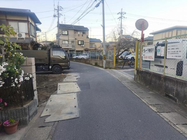 京都市右京区嵯峨野有栖川町　建築条件付売土地 現地写真（前面道路含む現地写真）