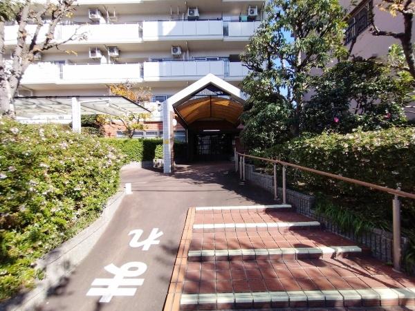 グランドヴィラ境川 共用部写真（エントランス）