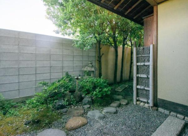 京都府京都市右京区嵯峨観空寺久保殿町 現地写真（庭）
