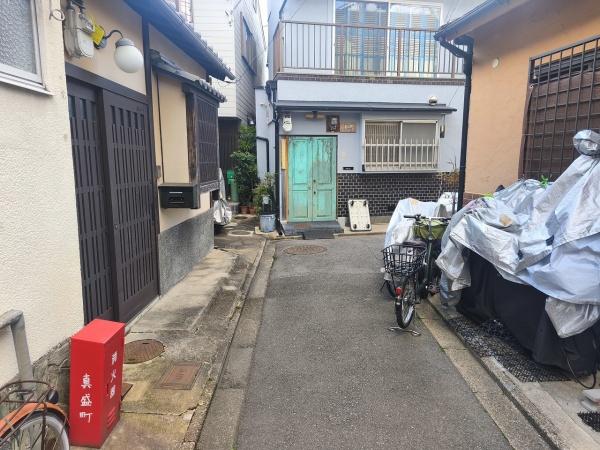 京都市上京区真盛町　中古戸建 現地写真（前面道路含む現地写真）