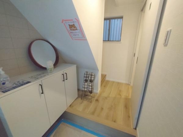 大阪市淀川区西三国3丁目　中古戸建 現地写真（玄関）