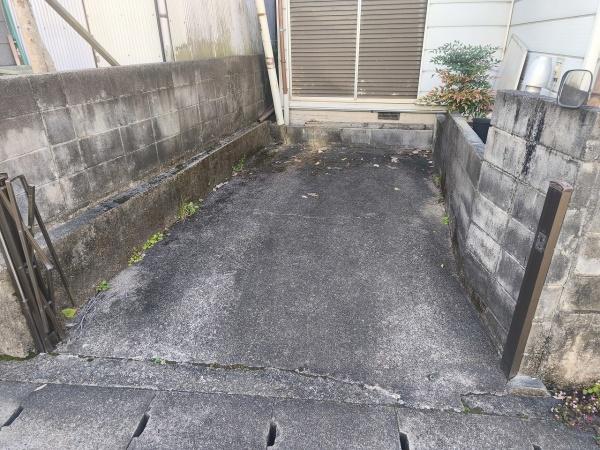 宇治市木幡南山　中古戸建 現地写真（駐車場）