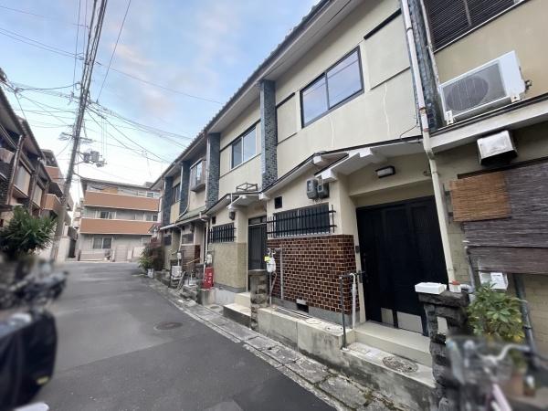 京都市右京区西京極堤下町　中古テラスハウス 現地写真（前面道路含む現地写真）