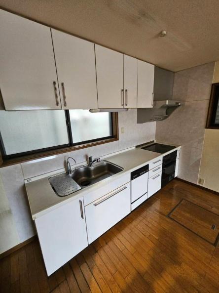 京都市右京区太秦野元町　中古戸建 内観写真（キッチン）
