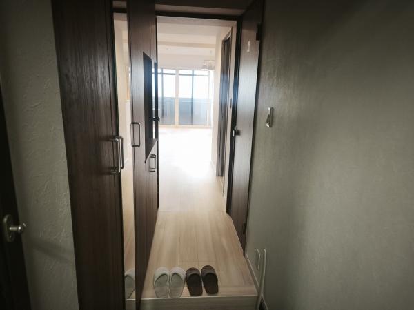 キャピタルコータス堀川 現地写真（玄関）