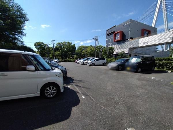 天保山第五コーポ1号棟 共用部写真（駐車場）