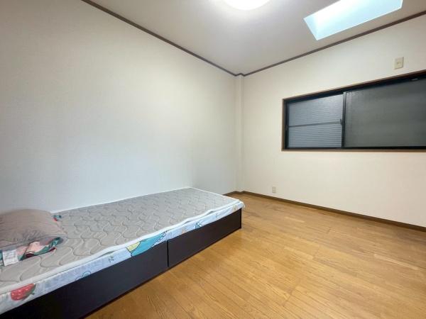大阪市平野区加美鞍作1丁目　中古戸建 内観写真（リビング以外の居室）