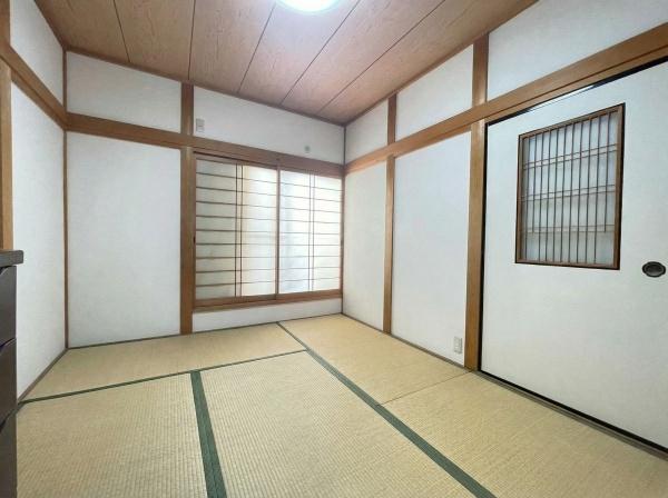 大阪市平野区加美鞍作1丁目　中古戸建 内観写真（リビング以外の居室）