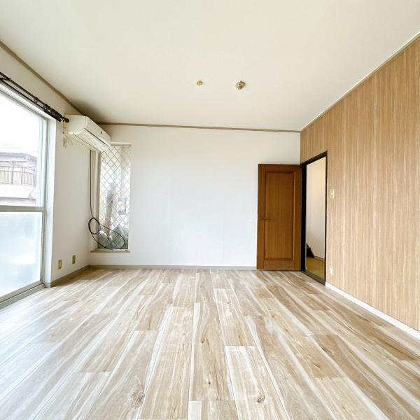 羽曳野市はびきの4丁目　中古戸建 内観写真（リビング以外の居室）
