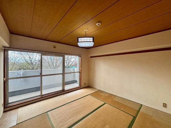 エバーグリーンポートタウン12号棟 内観写真（リビング以外の居室）