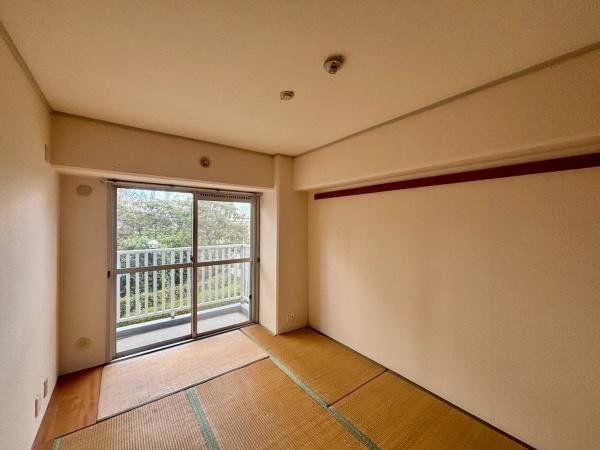 エバーグリーンポートタウン12号棟 内観写真（リビング以外の居室）