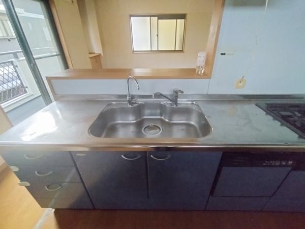 大阪市東淀川区井高野４丁目　中古戸建 内観写真（キッチン）