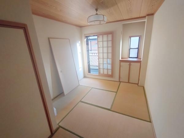 大阪市東淀川区井高野４丁目　中古戸建 内観写真（リビング以外の居室）