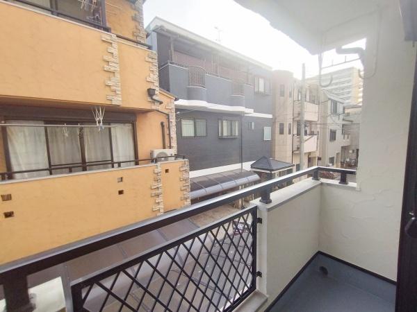 大阪市東淀川区井高野４丁目　中古戸建 現地写真（バルコニー）