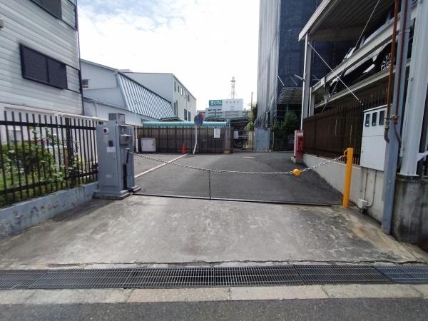リバーサイドほんじょう 共用部写真（駐車場）
