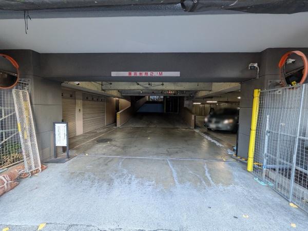 ガーデンコート河原町 共用部写真（駐車場）