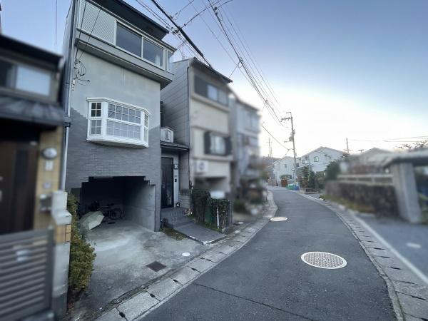 京都市右京区嵯峨広沢南野町　中古戸建 現地写真（前面道路含む現地写真）