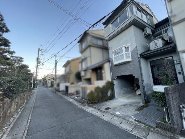 京都市右京区嵯峨広沢南野町　中古戸建 現地写真（前面道路含む現地写真）