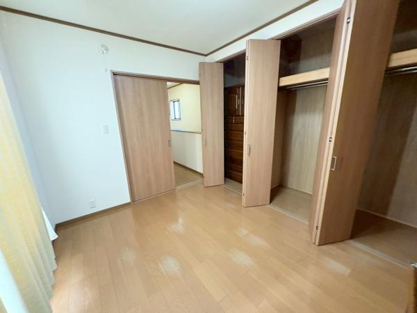 大阪市住之江区御崎7丁目　中古戸建 内観写真（リビング以外の居室）