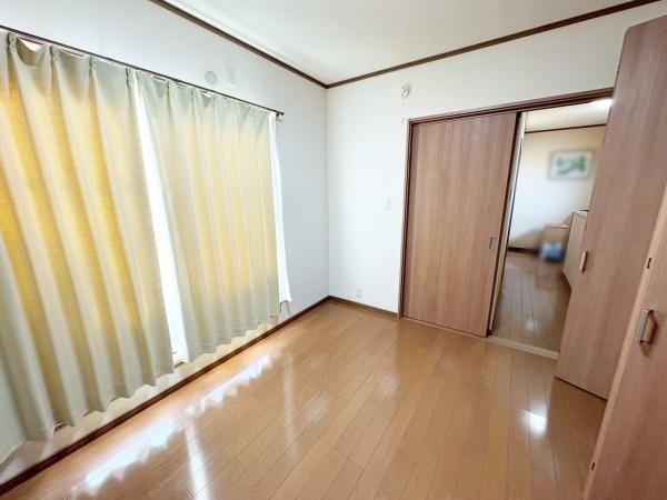 大阪市住之江区御崎7丁目　中古戸建 内観写真（リビング以外の居室）