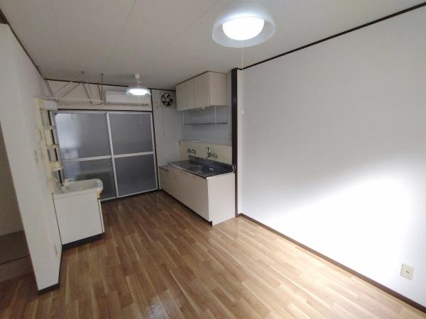 大阪市西区境川１丁目　中古テラスハウス 内観写真（リビング）