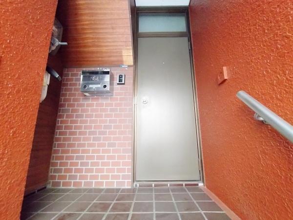大阪市西区境川１丁目　中古テラスハウス 現地写真（玄関）
