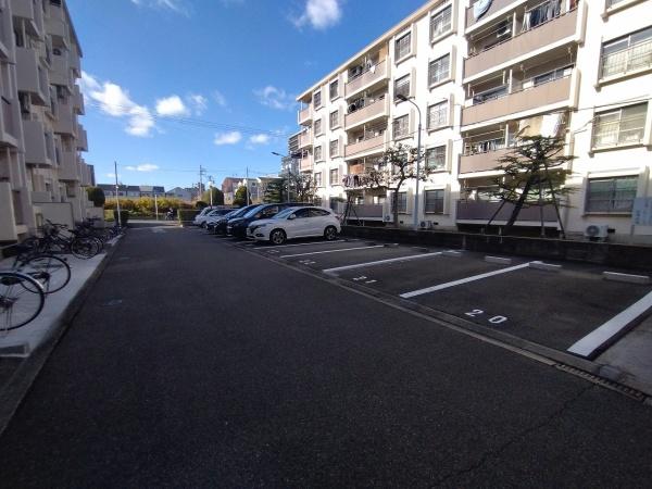深江橋コーポF棟 共用部写真（駐車場）