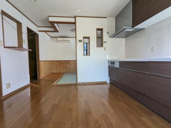 京都市山科区西野今屋敷町　中古戸建 内観写真（リビング）