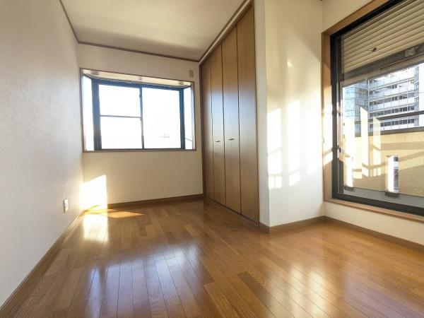 京都市山科区西野今屋敷町　中古戸建 内観写真（リビング以外の居室）