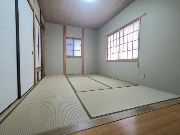 京都市山科区西野今屋敷町　中古戸建 内観写真（リビング以外の居室）