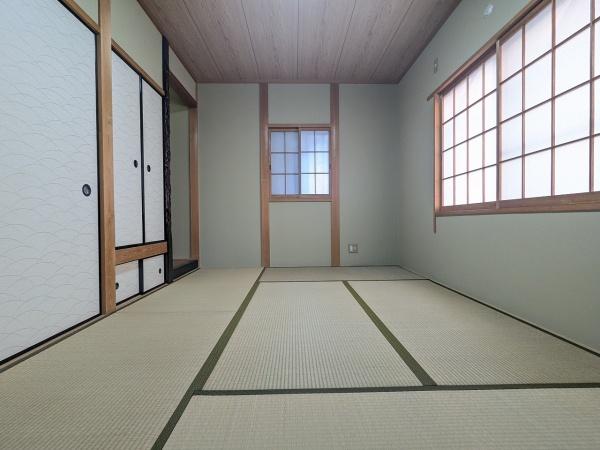 京都市山科区西野今屋敷町　中古戸建 内観写真（リビング以外の居室）