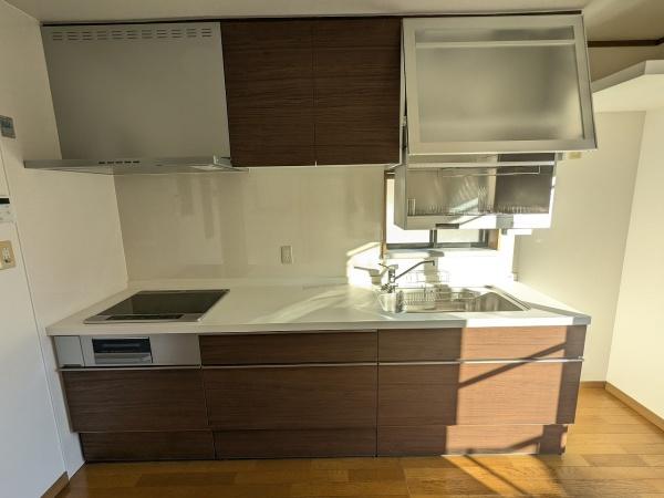 京都市山科区西野今屋敷町　中古戸建 内観写真（キッチン）