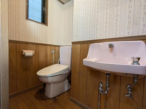 京都市山科区西野今屋敷町　中古戸建 内観写真（トイレ）