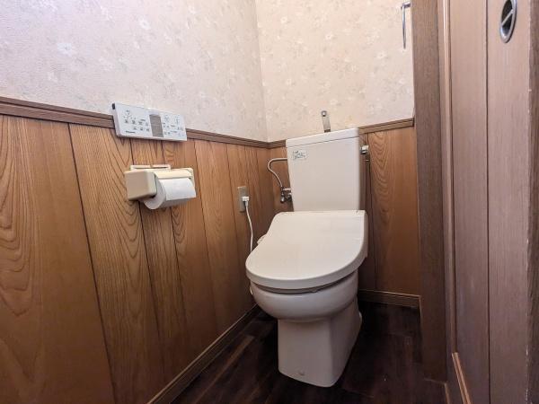 京都市山科区西野今屋敷町　中古戸建 内観写真（トイレ）